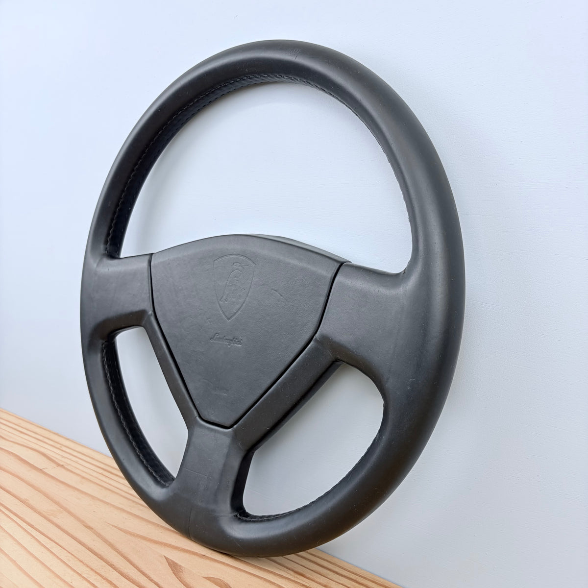 Nardi Techno Evolution Lamborghini Jalpa leather steering wheel (1985)