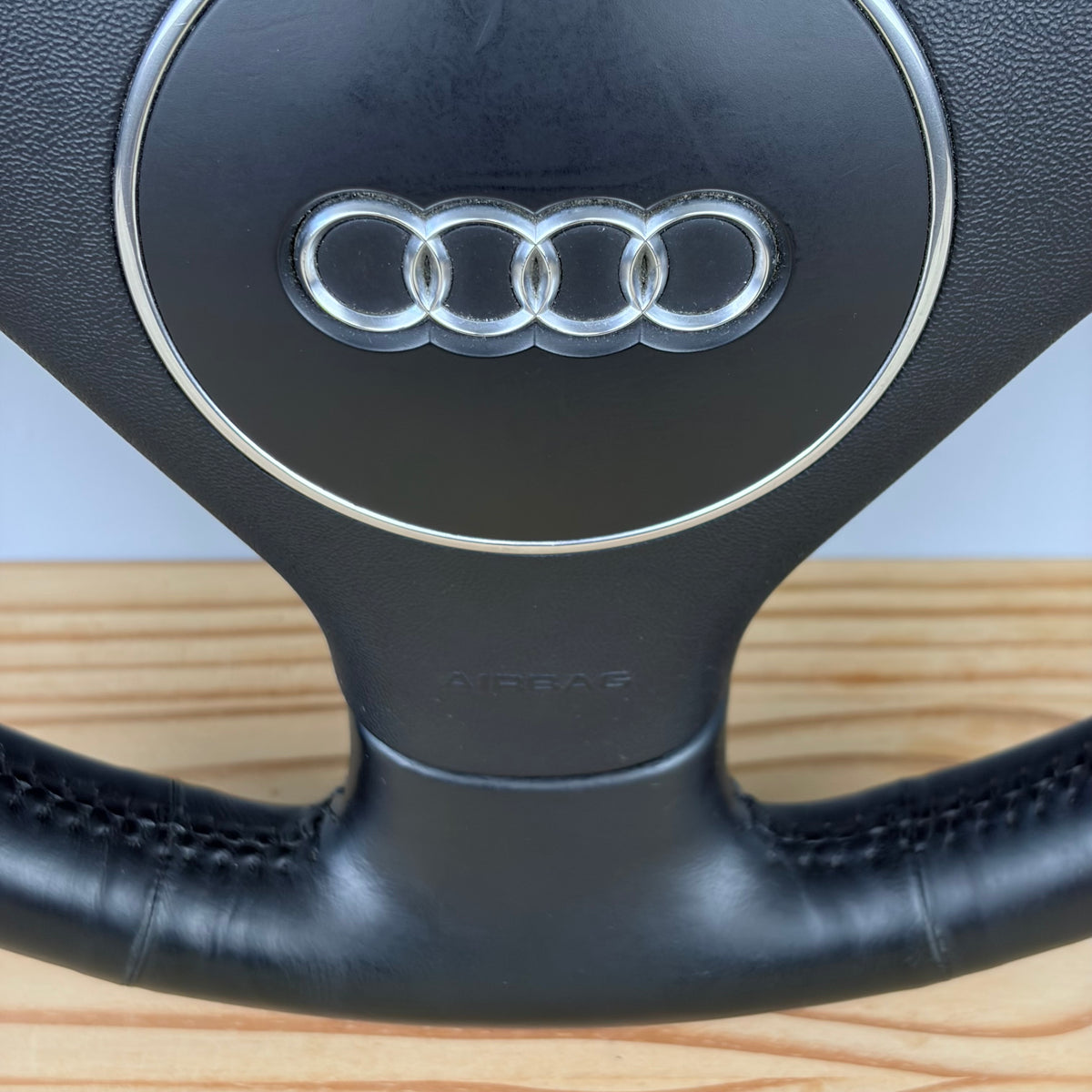 Audi A2 (8Z) / A3 (8L), A4 (B5/B6), A6 (4B) leather steering wheel (2001)