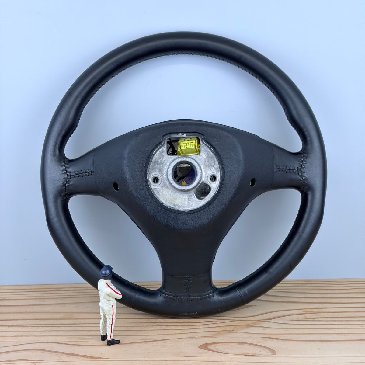 Audi A2 (8Z) / A3 (8L), A4 (B5/B6), A6 (4B) leather steering wheel (2001)