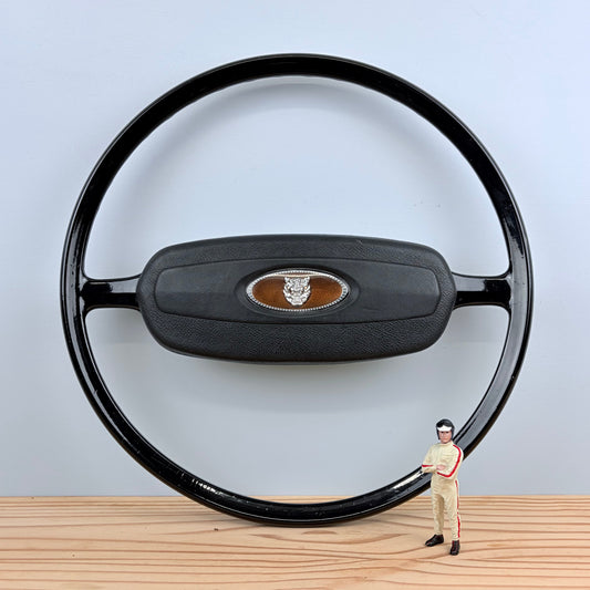 Jaguar Daimler XJ6 / XJ12 series steering wheel (1973)