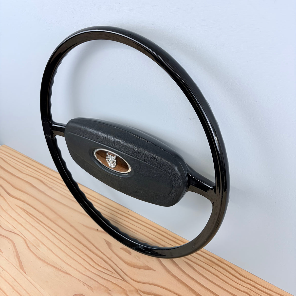 Jaguar Daimler XJ6 / XJ12 series steering wheel (1973)