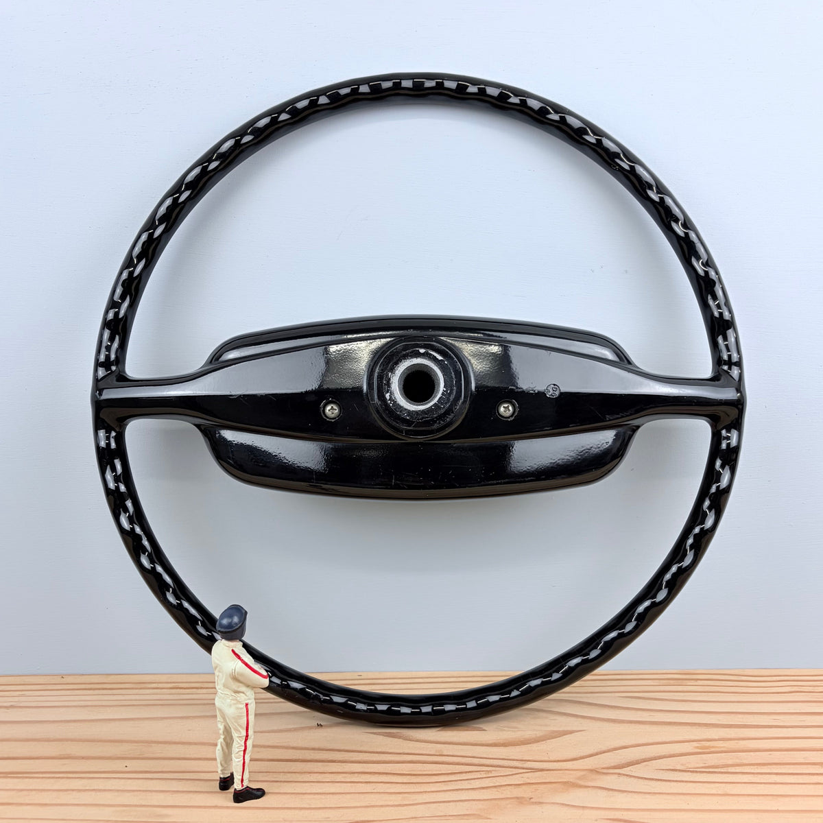 Jaguar Daimler XJ6 / XJ12 series steering wheel (1973)